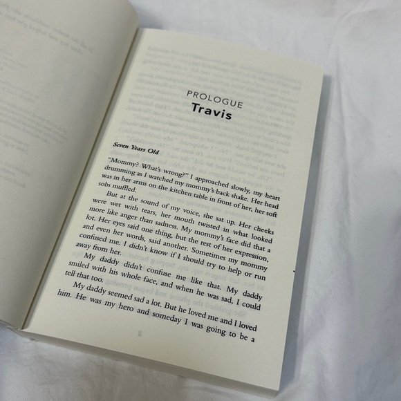 “Travis” Pelion Lake Book #2 - Paperback Romance Novel by Mia Sheridan - Picture 5 of 10